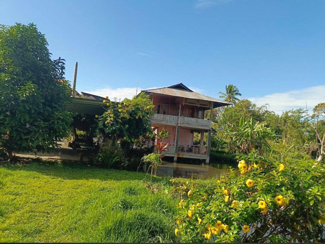 Talaga Tomohon Home Stay And Fishing Pond Eksteriør billede