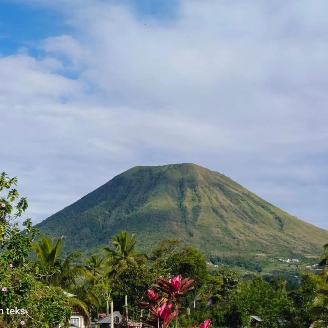 Talaga Tomohon Home Stay And Fishing Pond Eksteriør billede