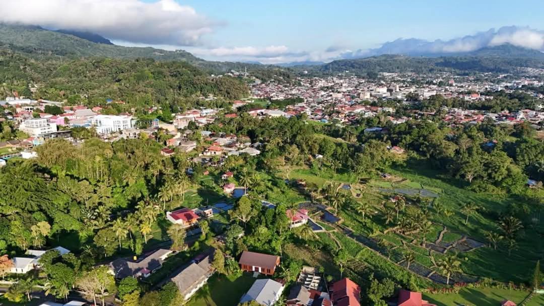 Talaga Tomohon Home Stay And Fishing Pond Eksteriør billede