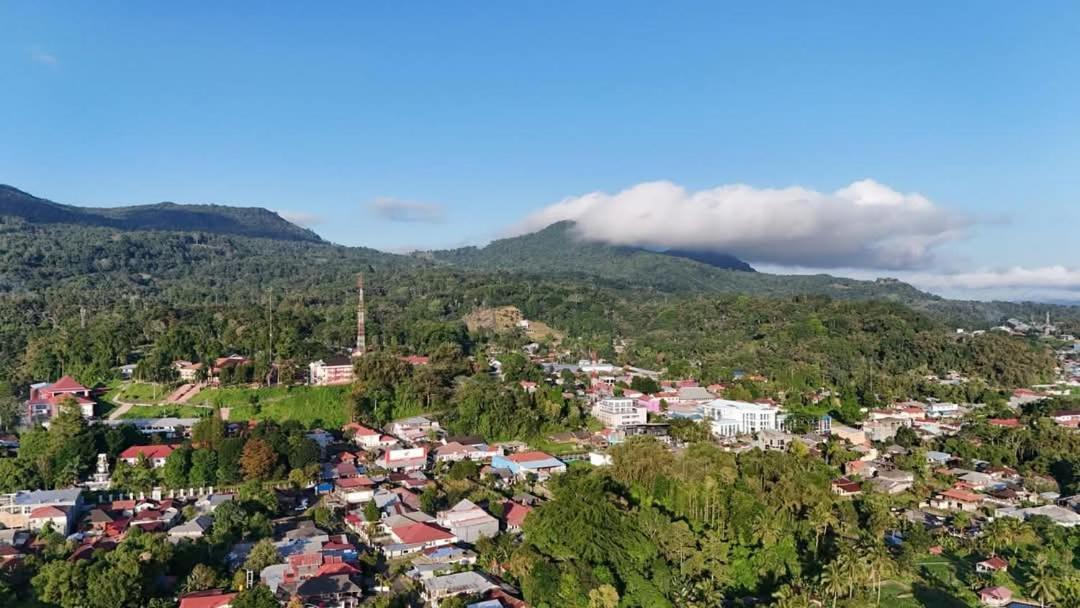 Talaga Tomohon Home Stay And Fishing Pond Eksteriør billede